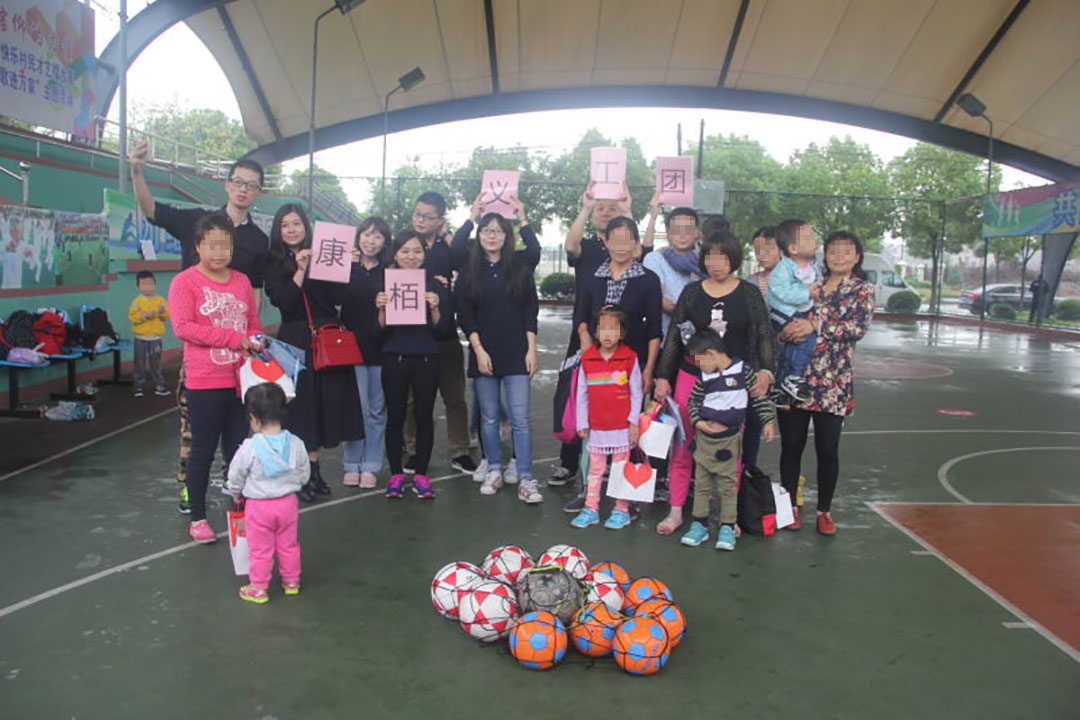 探訪上海華新殘疾兒童康育院小朋友