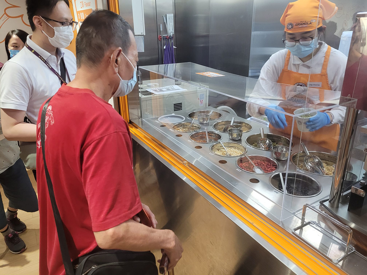 康栢義工與老友記同遊合味道杯麵體驗活動