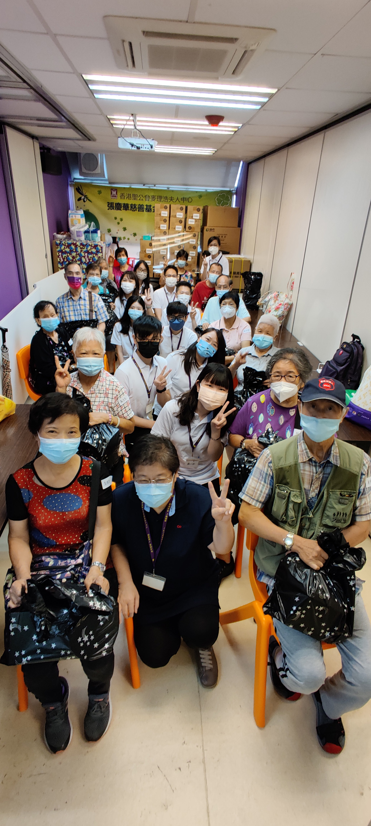 康栢義工與老友記同遊合味道杯麵體驗活動