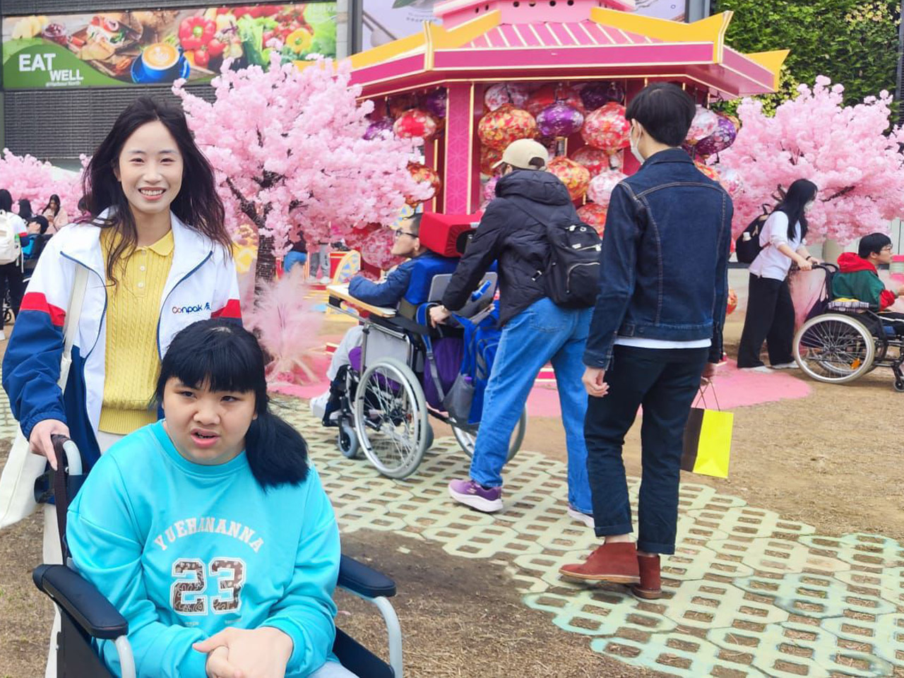 康栢義工隊攜手耀能協會傷健人士暖心出行